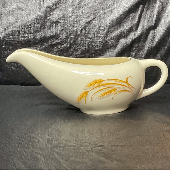 Vintage Homer Laughlin Wheat Gravy boat - Picture 1 of 6
